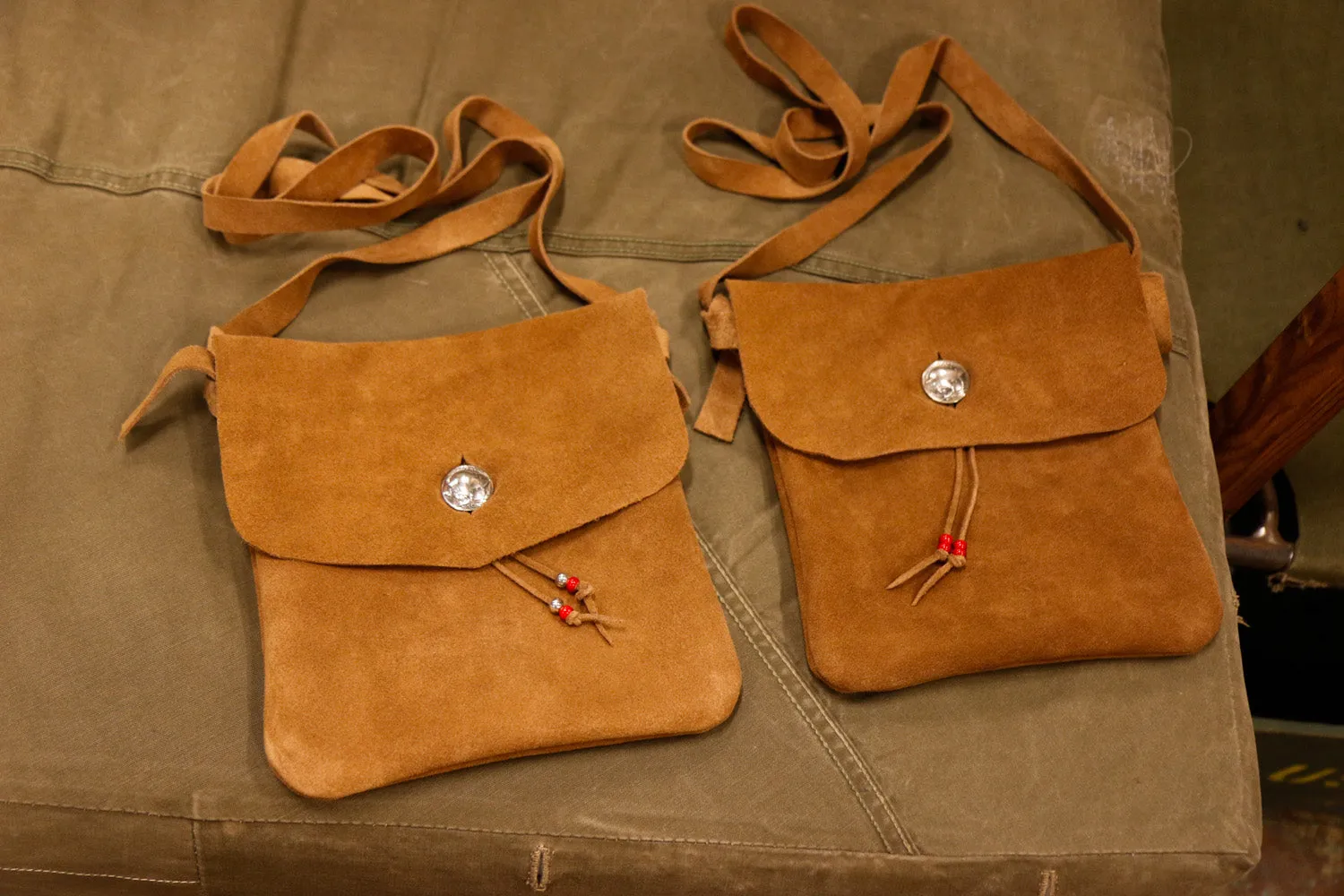 Suede Medicine Bag (Tan Brown / Black)