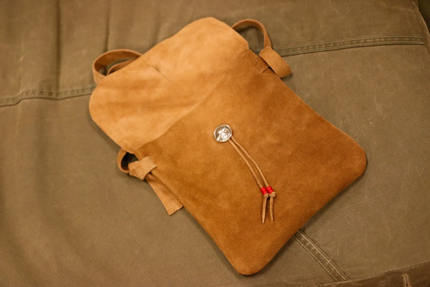 Suede Medicine Bag (Tan Brown / Black)