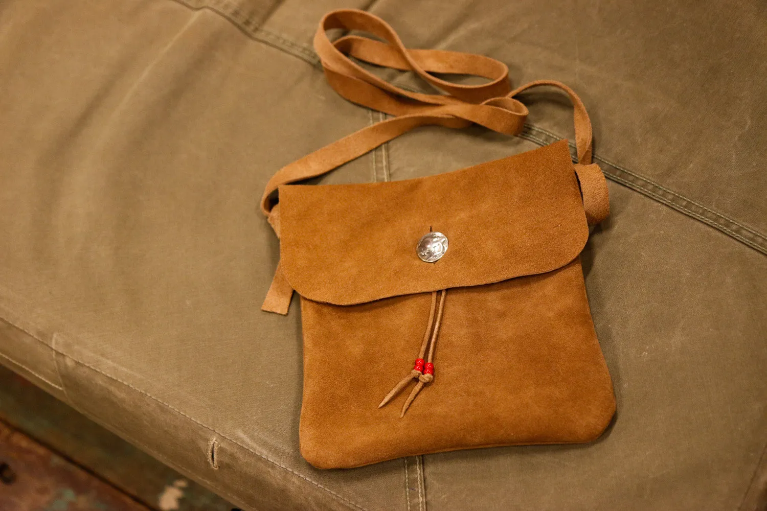 Suede Medicine Bag (Tan Brown / Black)