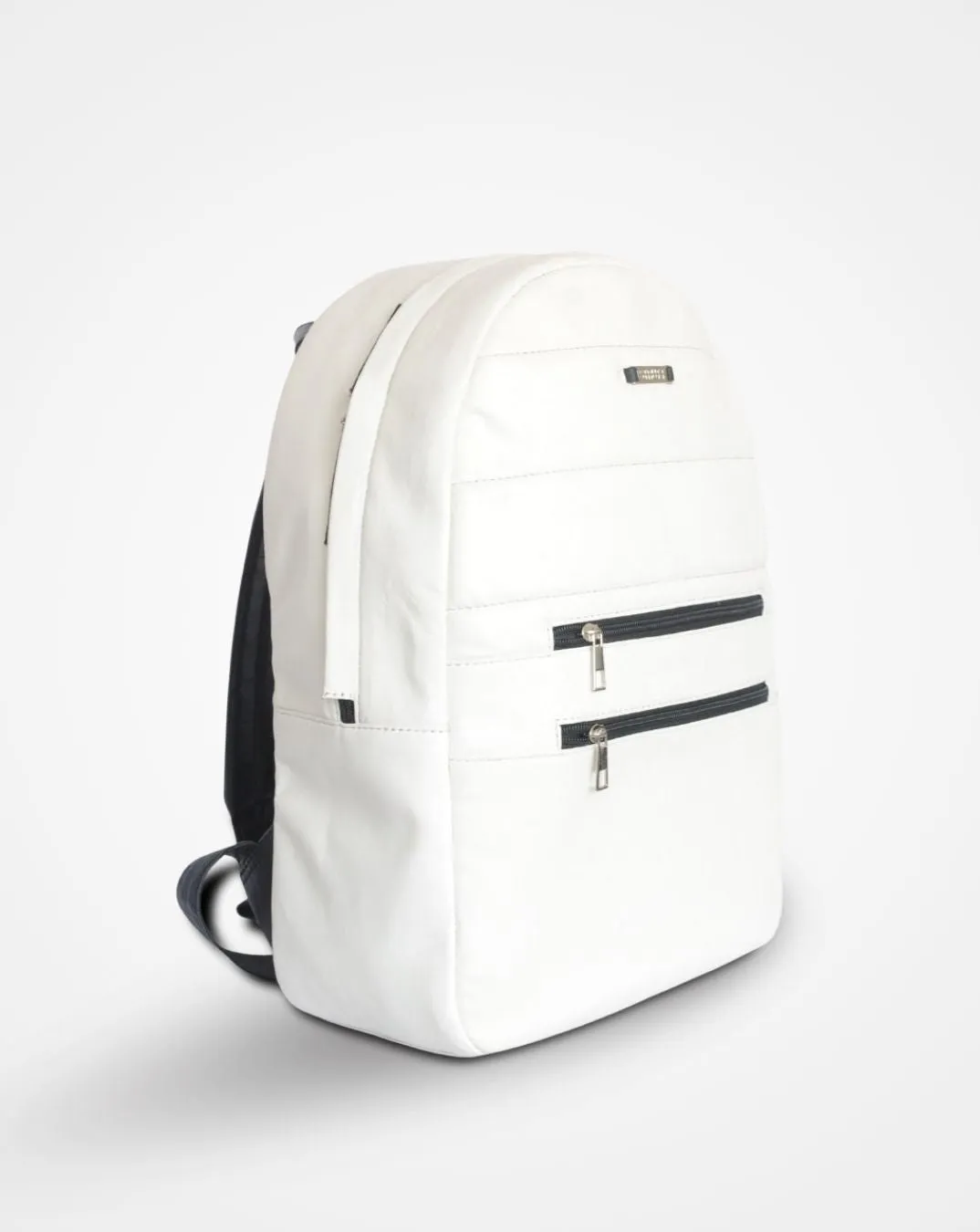 The White Pathaan Leather Buddypack